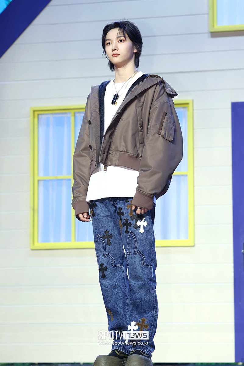KPOPFAVE_'s tweet photo. [230530] @BOYNEXTDOOR_KOZ's #SUNGHO at the team's very first media showcase: "I'm beyond happy to make a debut &amp; that my hard work is finally paying off!". So proud of you, my boy! 🍀 #BOYNEXTDOOR #보이넥스트도어 #성호 #BOYNEXTDOOR_WHO #WHO #돌아버리겠다 #Serenade #OneandOnly https://t.co/ODR1ra7yl7