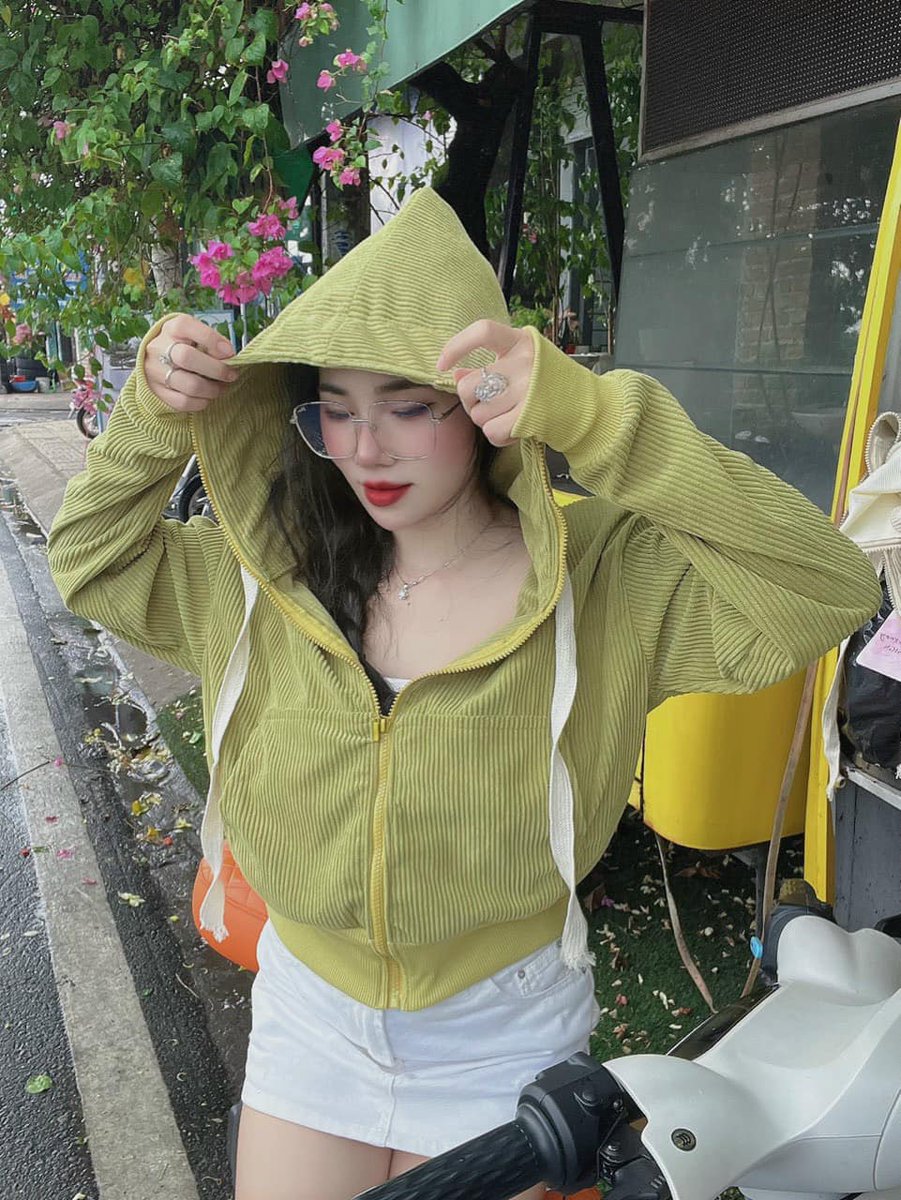 maydongphuctona's tweet image. Sỉ Lẻ Thời Trang Nữ Đẹp.
Áo khoác áo gió chống nắng giá sỉ.
#Si #Le #ThoiTrang #Nu #Dep
#AoKhoac #AoGio #ChongNang
#TikTok #hàng #thật #facebook
facebook.com/SiLeThoiTrangN…