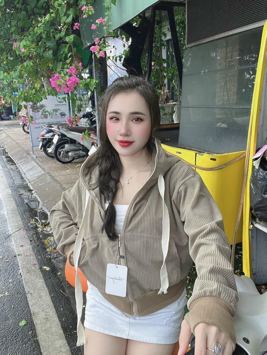 maydongphuctona's tweet image. Sỉ Lẻ Thời Trang Nữ Đẹp.
Áo khoác áo gió chống nắng giá sỉ.
#Si #Le #ThoiTrang #Nu #Dep
#AoKhoac #AoGio #ChongNang
#TikTok #hàng #thật #facebook
facebook.com/SiLeThoiTrangN…
