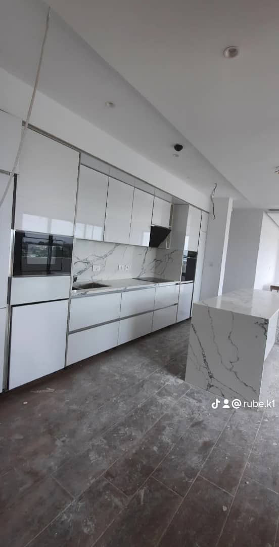 KusIndustries's tweet photo. Contact us for your
Modern kitchen cabinets 
Wardrobes 
Beds 
Vanity 
0209321904
0541821056
And kindly retweet cause your friend could be a client 😁🤞🤞
Kane|| Marinez||Uganda|| Marcus Rasford|| Bongo||. https://t.co/UUIN2GfU1B
