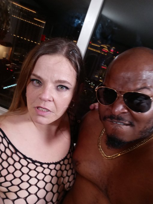 2 pic. Fun times with @SupermandaFL 👀👀👀 https://t.co/98dvN0bNDf https://t.co/PCM2mifhN5