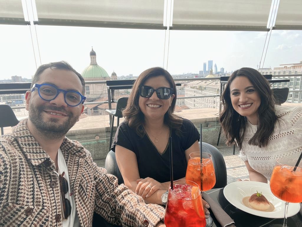Nellziade's tweet photo. Lebanese reunion before the #EULAR2023 storm
#Milano
🇱🇧🇮🇹 https://t.co/1JP4xMsBeX