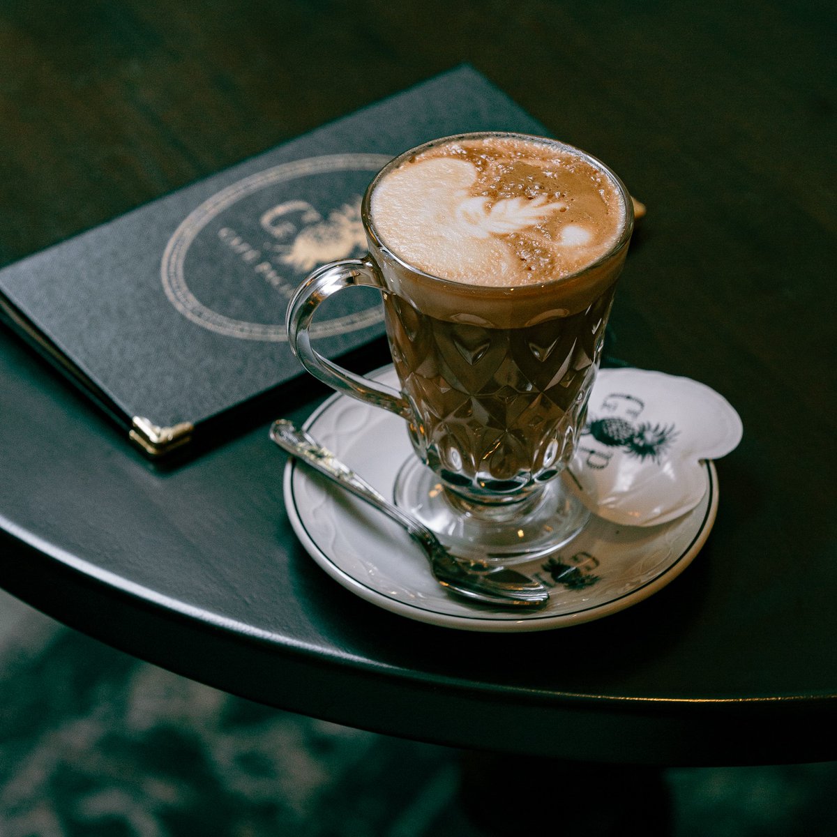 A pot of classic English Breakfast tea or a luxury latte…

Whether you’re popping in for a quick ‘pick me up’, biding time or setting up for an afternoon of co-working, join us for a drink or two in The Queens Hotel lobby. 

#cafe #cafelife