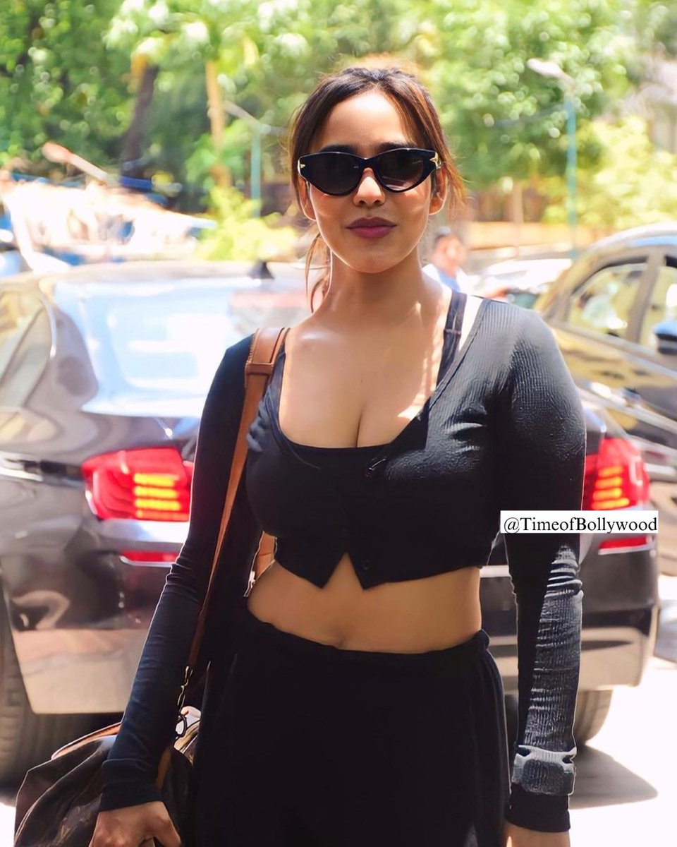 timeofbollywood's tweet photo. Neha Sharma Look Like a
BOMB🖤🖤🖤...
.
.

#NehaSharma #nehasharmahot #yoga #workout #gym
#timeofbollywood #photoshoot #salon #celebration
#fashion #news #celebrate #celebrity #celebritynews
#actress #hot #sexygirl #hotgirl #viralpost #paparazzi
#viral #trending #explore #actress https://t.co/9gfkuKWPeM