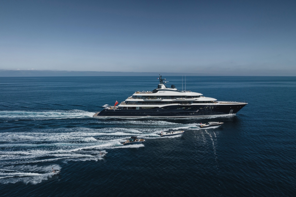 The largest Amels built to date, packed with every possible apex superyacht feature one could desire.

Available for sale with Burgess, visit our website to learn more about the remarkable 89m (291.9ft) HERE COMES THE SUN.

https://t.co/9QqKbGgmlp https://t.co/4AfcsrTSLz