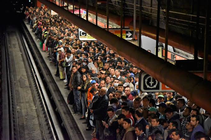 Cada día que el metro tiene una falla y no logras llegar a tu trabajo, o que temes tener una accidente al usarlo recuerda quienes llevan 20 años gastando su presupuesto en campañas ilegales.

#TuVotoEsPoder
