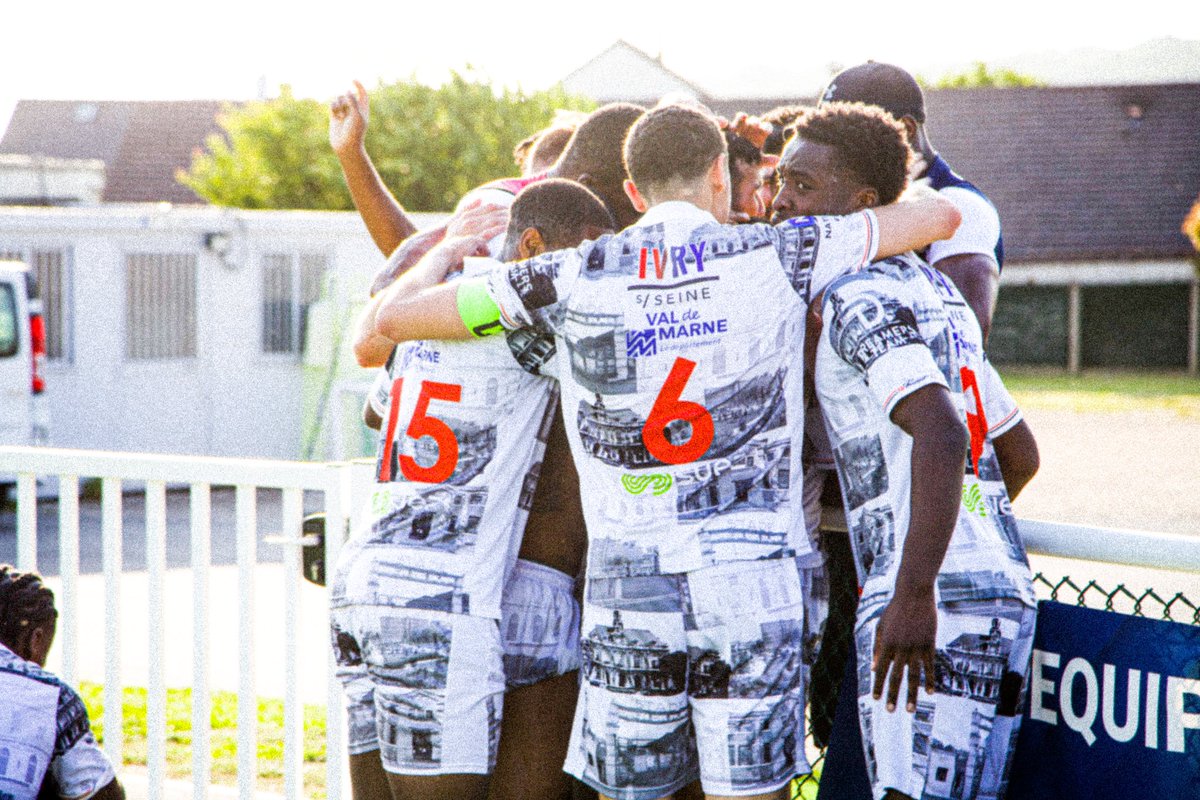 IvryUs's tweet photo. Victoire 2-0 vs Linas-Montlhéry ! 🤝 https://t.co/BpV7G6Skde