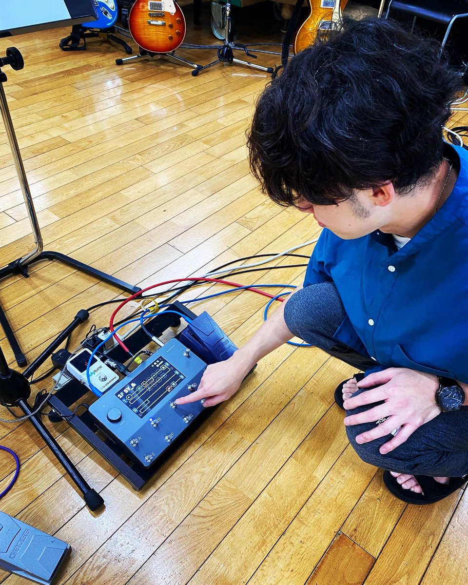 kusakarix's tweet image. ツアーリハーサル初日終了！

最高のスタートきってます👍

こちらオッくんの新兵器✨QUADCORTEX✨

夢のような機能満載！！！

みんな使う訳だ🤔

僕は今日も相変わらずコンパクトエフェクターどっちらかしてます😜

#quadcortex