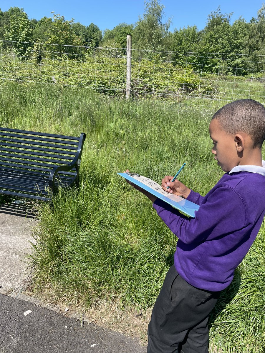 MissFlorenceCV's tweet photo. We went on a hunt with Ozzy to find pictures beginning with our sound of the day. We worked really well with a partner to sound out the words we found! https://t.co/4LnBUjFc0H