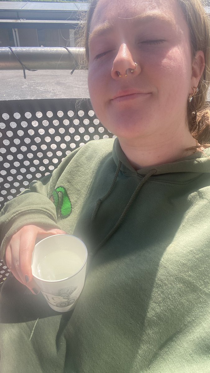 mle_aherne's tweet photo. 7 runs in one week and work in 4 hours means that I need to sit in the sun and bake for a little while https://t.co/48GZw6ICG4