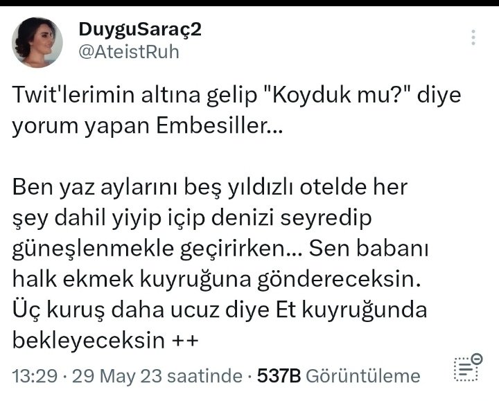 Bu pslik kadın 20 günde zar zor banyo yapan,her tarafı kokan ve buda @Profesorfacia @Arda__Ata19 ekibinin kışkırtma gruplarında yer alan birisidir.
Sayın Cumhurbaşkanı Recep Tayyip Erdoğan’a oy veren %52 için; hilekar, pislik ve şerefsiz demiş.
Bütün twitleri faul @suleymansoylu