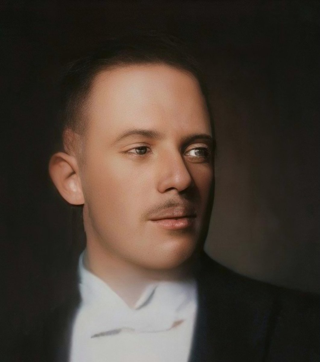 The pianist, conductor and composer Ernst Bachrich was born #OTD in 1892. He studied privately with Arnold Schoenberg. On 15 May 1942 he was deported by the Nazis to Izbica and killed on 11 July 1942 in Majdanek. en.wikipedia.org/wiki/Ernst_Bac…