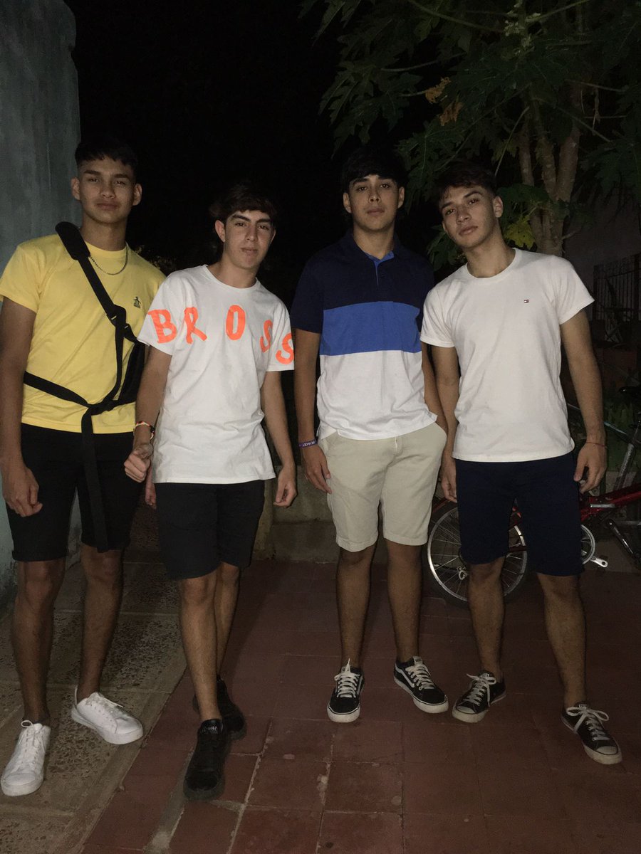 Joacoch0's tweet photo. Ni idea pero el de 4 seguro que si https://t.co/rRTZgDS3MW