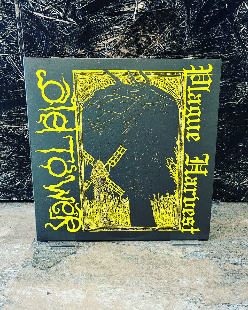 Perfectly subversive vibes for this gloriously warm, sunny day… some epic #DarkAmbient #DungeonSynth courtesy of the cloaked #OldTower ⚔️🏰⚔️ 

#DarkMusic #GothicMusic #Gothic #Atmospheric #Doom #Medieval #VinylRecords #ColouredVinyl #IndieRecordShop #DarkEarth