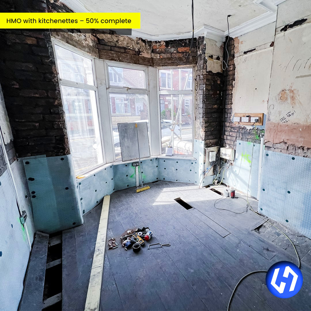 HYPE_Building's tweet image. Half way through our #HMOconversion in Birches Head. Check out the new patio doors that will make all the difference in the communal lounge 😍

Need help with your HMO in #StokeOnTrent?

Get HYPE! Call us on 01782 930043

#property #propertyinvestment #housing #builders