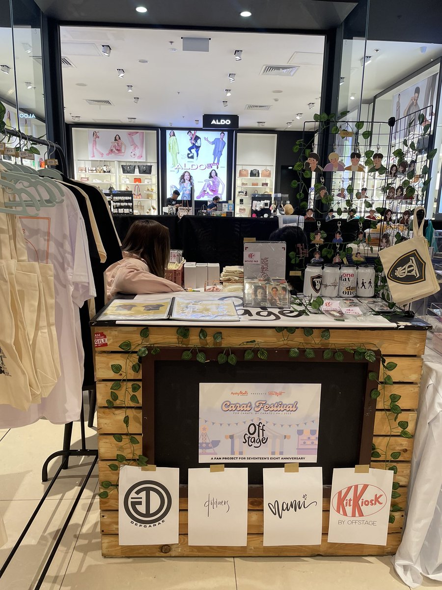 Now that Carat Fest is finally over, we’d like to thank everyone who came and celebrated with us   last weekend! 🥰

Thank you for visiting Offstage’s booth! 😁🤩 We hope to see you again soon. 🫶🏼

#offstagexcaratfest
#CaratFestivalPH
<a href="/CaratFestivalPH/">Carat Festival PH</a>