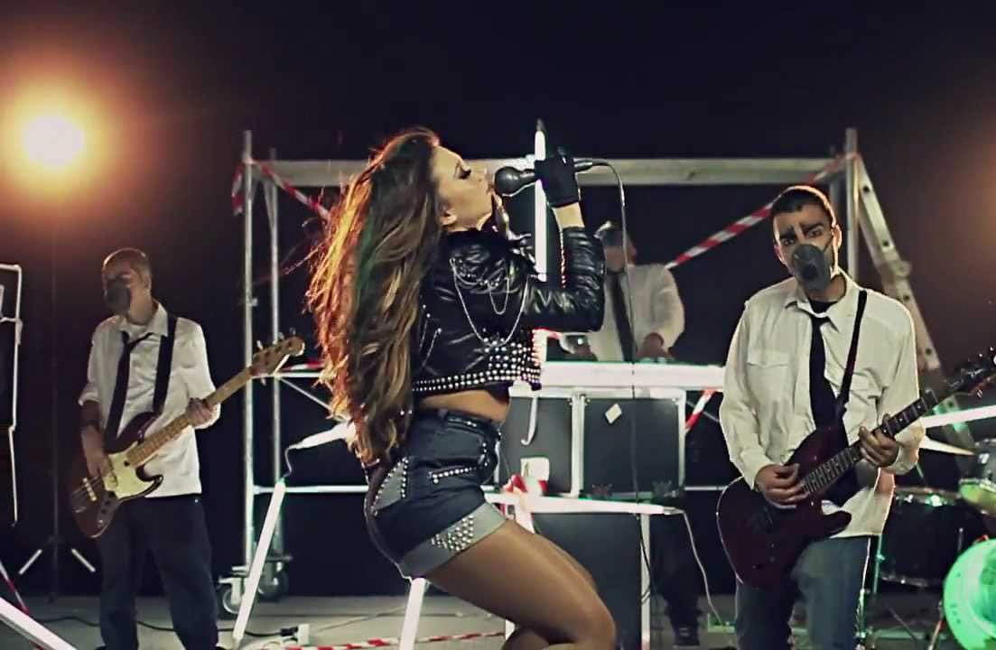 si_elvana's tweet photo. Jam ajo qe jam...
Se çdo stil e bej me famë
#ElvanaGjata #OldButGold https://t.co/Fu8BY4PNq1