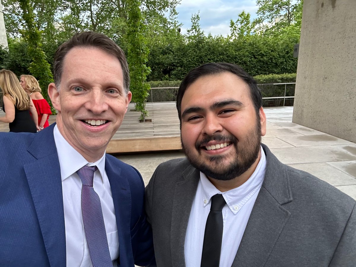 drbarrysinger's tweet photo. Happy #MSWorldDay! 🌍#MS Doctor Jakai Nolan & Social Media Guru @JulianGumbo share their journey: Being Diagnosed with #MS
NEW MS Living Well Podcast🎧https://t.co/ajmqiSbTYS
🍏: https://t.co/GPbMkPZhKa
@AaronBosterMD @msguided_bits @TheMSKittylady @anneke_vdw @bart_professor https://t.co/GydgN02jyU