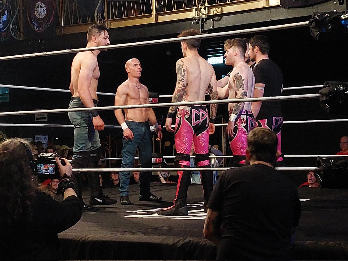 teaandtightspod's tweet photo. Opening up the 2nd half of the show was hotly anticipated 6 man tag the #SwordsOfEssex & @PrinceofpaceCN vs #CPF I'm to heart broken to talk about just watch it on #DemandProgress 😆 seriously this was just absolutely amazing.
@ThisIs_Progress #SSS16 https://t.co/t5zJuiMXZF