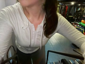NiktaNixx's tweet photo. exercise makes me happy😃😃 https://t.co/3fIbgpxMI5