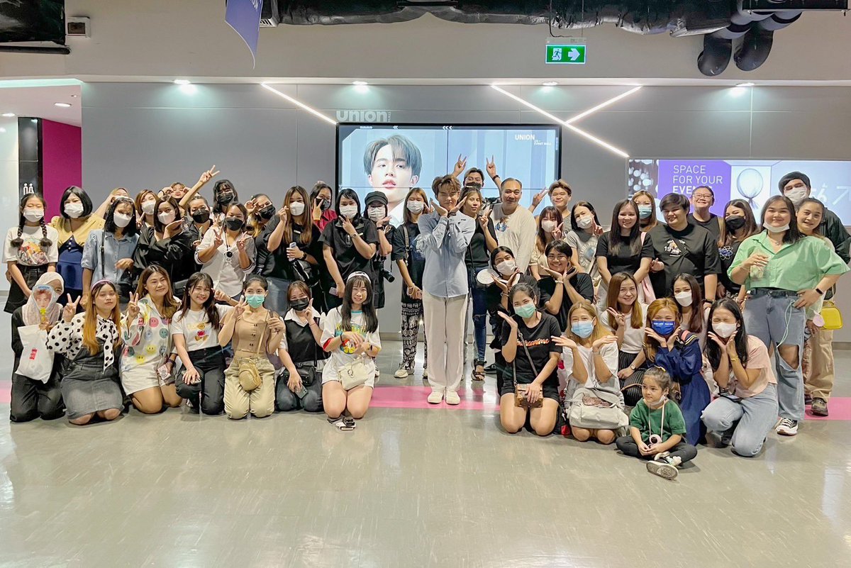 PAPADUDE_'s tweet photo. ชื่นหัวใจมาก ขอบคุณแฟนคลับทุกๆคน ที่โหวต ที่ซัพพอร์ต จนได้ที่ 1 🫶🏻✨ 

ตั้งแต่วันนี้จนถึง 14 มิถุนายน นี้ 

🔗 Union Mall ชั้น G / 1 / 4 / 5 🔗
@JohnNattachot  

#johnnattachot #แอบส่อง #papadude #fandom #unionmall https://t.co/GdWJ6nu7xA
