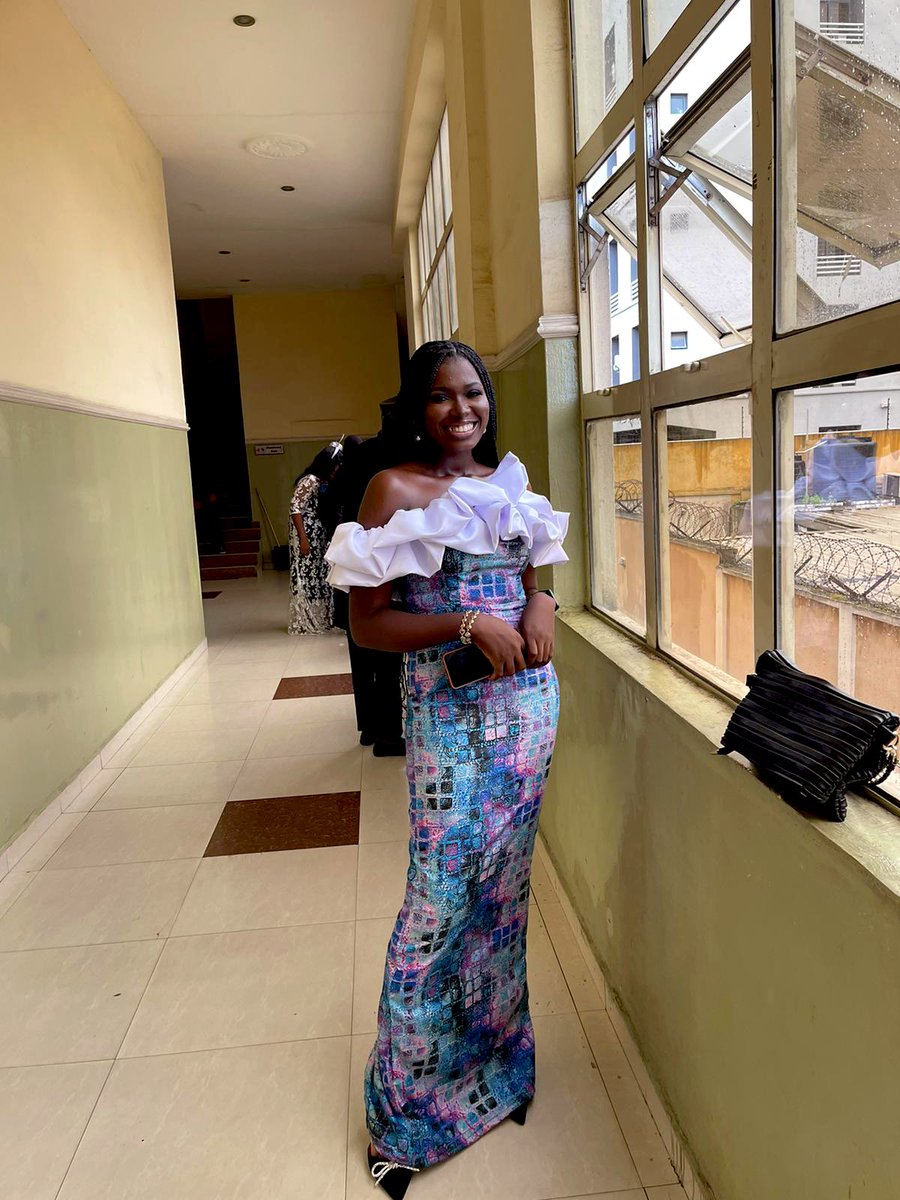 seyi_thevibe's tweet photo. 4 frames, 1 @sipbysa woman 🥹 I made this ruffle detail dress for @Softgirl_Rae &amp; it fit so perfectly 🥹 

Let’s not lie, let’s not steal, she ateeeee🍾💥

Anyway, I’m taking asoebi, Bridals &amp; general bespoke womenswear bookings for the months of July to September 
DM rn🙏🏾 https://t.co/C0ZlZxjxLD