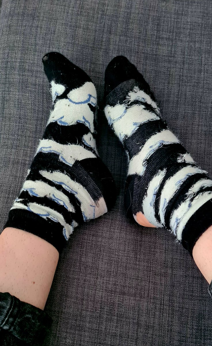 Day off, mes chaussettes sont très usées.
Osé m'envoyer un message si vous pensez être à la hauteur pour les recevoir.

#feet #feetfethish #feetfinder #feetfetiche #feetcontent #feetpicsforsales #FeetPictures #feetseller #feet_pic #feetpic #feetfam #feetworshi̇p #feet_pic #feets