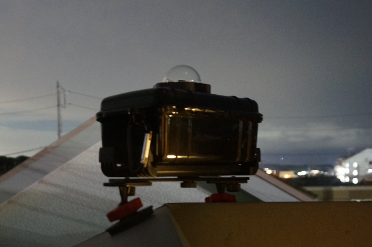 tsukitsuKiss's tweet image. 天気が悪そうなので、ドーム付きで観測です。
#IMX219 #IMX258 #RaspberryPi3 #流星観測 #流星検出