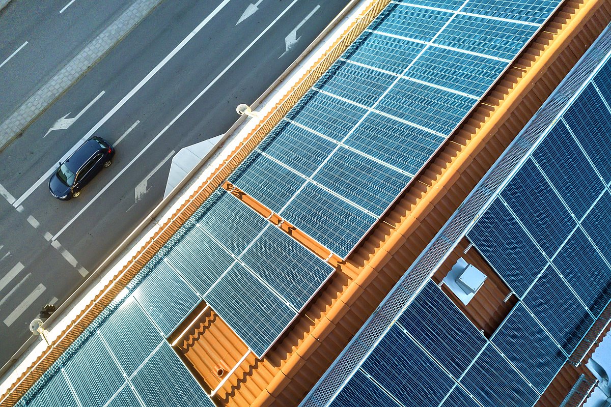 Researchers at the #HKPU have developed a model for #photovoltaic pavement, achieving a potential electrical output of 0.68 kWh/m2 and an efficiency of 14.71%, according to @pvmagazine. #PV #solarenergy