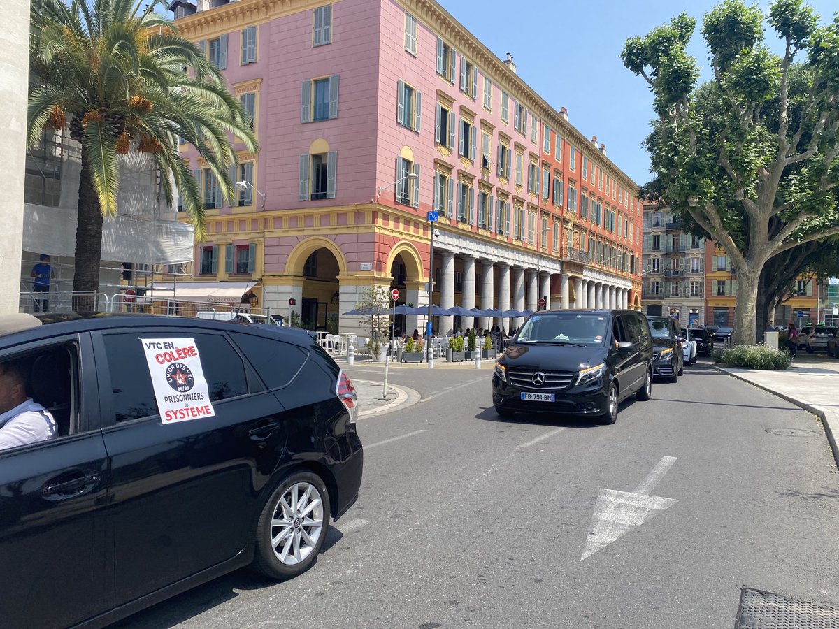 Au port de Nice concert de klaxons des VTC  pour dénoncer la concurrence déloyale et la verbalisation abusive