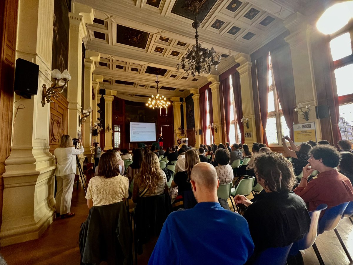 Cérémonie de signature des acteurs parisiens autour des enjeux du zéro plastique à usage unique ce matin à <a href="/AcademieClimat/">Académie du Climat</a> <a href="/Paris/">Paris</a> #engagements #heritage #JO