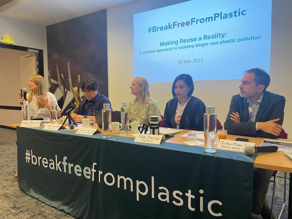 #BreakFreeFromPlastic (@brkfreeplastic) on Twitter photo 📣 Launching TODAY: Making Reuse a Reality report by <a href="/portsmouthuni/">University of Portsmouth</a> with <a href="/zerowasteeurope/">Zero Waste Europe</a>, @idDKP & #BreakFreeFromPlastic
#PlasticsTreaty talks should aim for mass adoption of reuse systems to cut plastic pollution 🙅🏽♀️
Read our press release here breakfreefromplastic.org/2023/05/30/reu… 📣 Launching TODAY: Making Reuse a Reality report by <a href="/portsmouthuni/">University of Portsmouth</a> with <a href="/zerowasteeurope/">Zero Waste Europe</a>, @idDKP & #BreakFreeFromPlastic
#PlasticsTreaty talks should aim for mass adoption of reuse systems to cut plastic pollution 🙅🏽♀️
Read our press release here breakfreefromplastic.org/2023/05/30/reu…