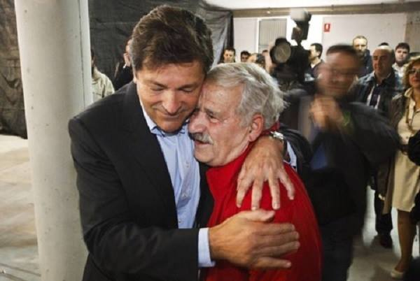XuanNelGonzali's tweet photo. El di que nun votéis corrupción ya desaniciu, ya votéis Asturies, esi di sí que sedrá "La hora d'Asturies".
#30mayu2017 https://t.co/vWDjwpHcsA