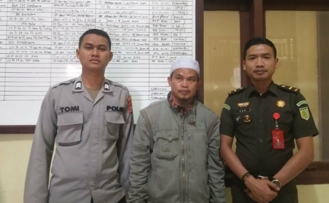 deyis_TPP's tweet photo. #SaveTPP
#SaveArlelan
Kami dibelakang mu sahabat
#TPPGresikBisa
Tolong keadilan pak @jokowi
@KejaksaanRI
@mohmahfudmd
@halimiskandarnu
@Kemendespdtt
@taufikmadjid71
@Ari_Asharie
@TPPIGresik
@BakronHadi_X
@deyis_Gresik
@ilonka_ilon
@cakasik123
@ketutbalitar
@ehz97885465 https://t.co/FF9armSiga