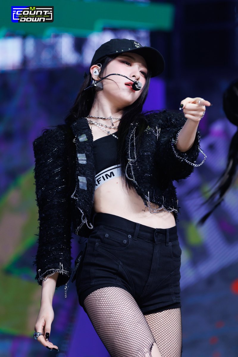 M COUNTDOWN tweet media
