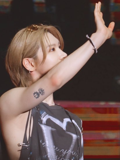 juistheju's tweet photo. เตน ฮือ แต่ละดีเทล สวยมาก สวยจนอยากร้องไห้😭 https://t.co/Np7p0Za0z3