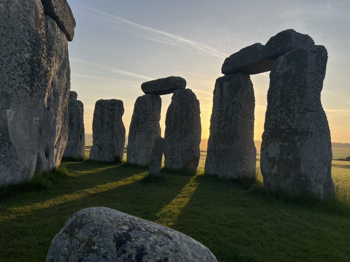 ST0NEHENGE's tweet photo. Sunrise at Stonehenge today (30th May) was at 4.49am, sunset is at 9.11pm ☀️ https://t.co/yB2MK4Fite
