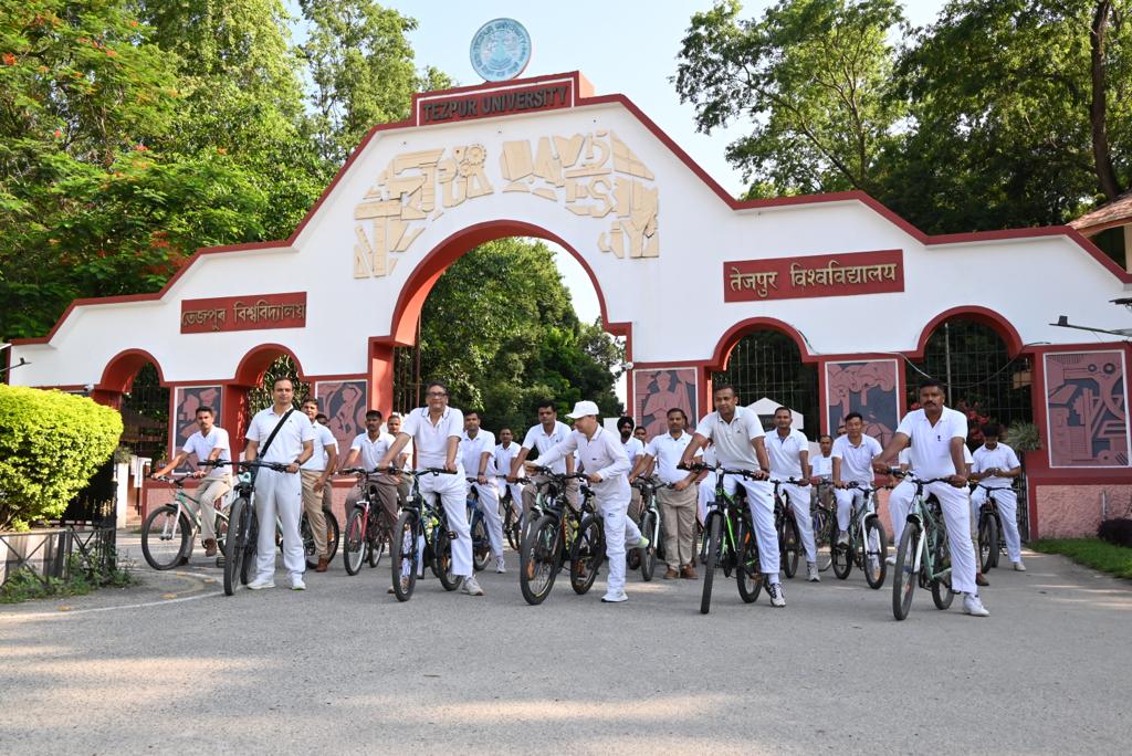 SSBFTRTEZPUR_'s tweet photo. आज दिनांक 30/05/2023 को @SSBFTRTEZPUR_ और @68BnSSB_INDIA द्वारा संयुक्त रूप से पर्यावरण जागरूकता अभियान ,’मिशन लाइफ’ के अन्तर्गत एक साइकिल रैली का आयोजन किया गया।
@SSB_INDIA 
@SSBFTRSILIGURI 
@SSBFTRGUWAHATI_ 
@SSBFTRLUCKNOW https://t.co/bD9pGlx6qh