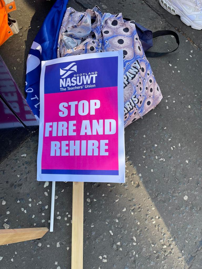 Loving the placards out this morning @Hutchesons, as teachers say no to #FireandRehire. 

Who can spot the Shakespeare reference? 
#betterdealforteachers