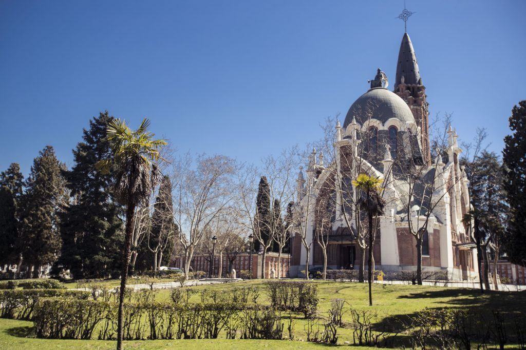 JMDCiudadLineal's tweet photo. 📢Abierto el periodo de reserva de plazas para las visitas guiadas al cementerio de la Almudena.

✅La empresa municipal Servicios Funerarios de Madrid ha puesto a disposición de los madrileños más de 8.500 plazas con reserva previa. 

https://t.co/92xHx5BtGh https://t.co/o4gHPTxdJf