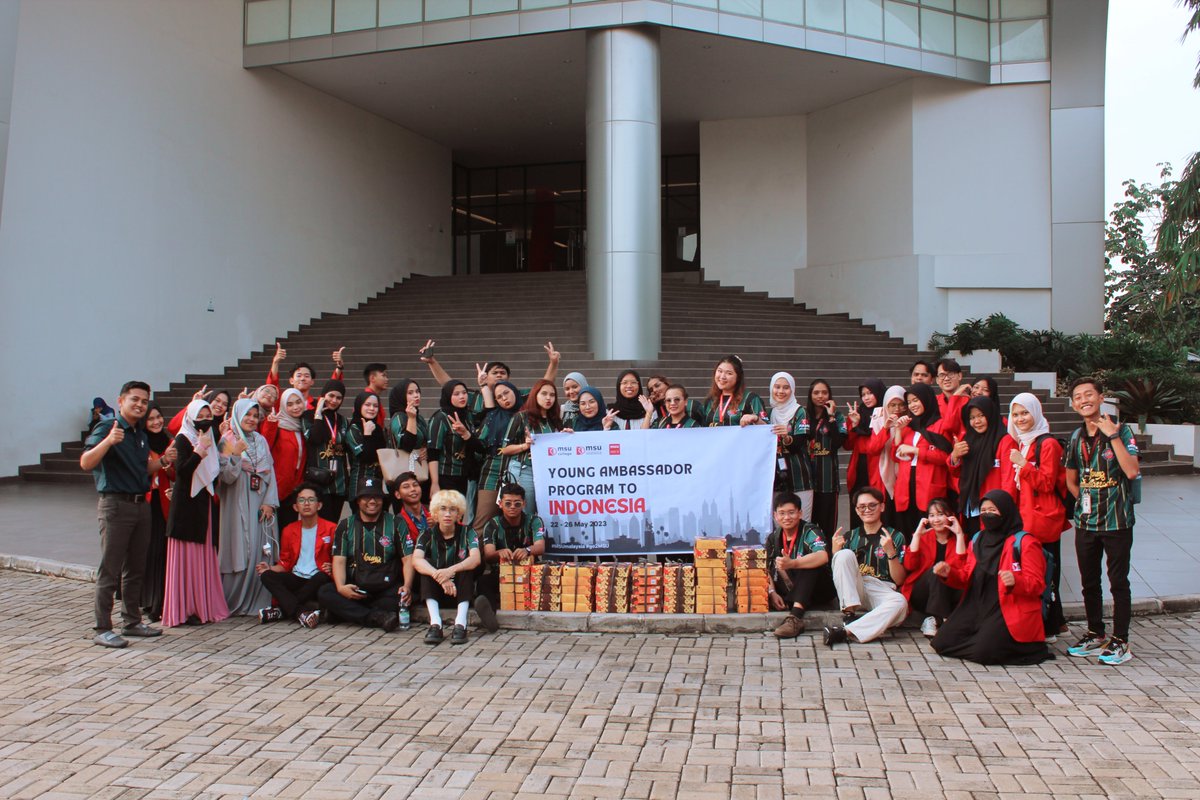 JGU_University's tweet photo. Welcoming MSU Students to Indonesia!  We are proud to welcome MSU students @MSUmalaysia to Indonesia for a During this meeting, students have the opportunity to broaden their knowledge about Indonesian culture, history, and natural beauty.

@MohdShukriYajid https://t.co/oPaxSGOd3c