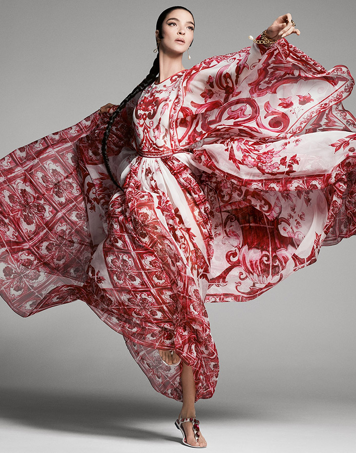 designscene's tweet image. Supermodel #MariacarlaBoscono stars in #DolceGabbana's FW23 campaign lensed by #StevenMeisel: designscene.net/2023/05/dolce-…