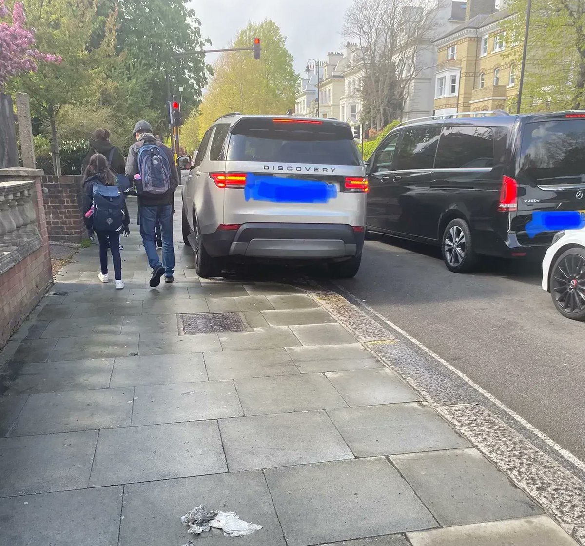 WE GET IT. The school run is hard. However, parking on the pavement makes the school run more dangerous for the kids who walk, either with their guardians or independently. And it is illegal, of course. Just don't do it. 👍 #BackToSchool #SaferStreets #StreetSpaceLDN