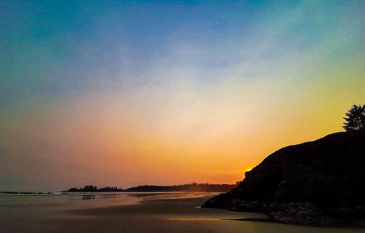 Beach days ☀️🏖️

#nft #nftart #nftartist #nftcommunity #cryptoart #crypto #nftphotography #WomeninNFTs #travel #photography #nftcreator #NFTProject #NFTdrop #NFTCollection #NFTFam #Photos #traveling #pnw #explore #landscapephotography #Canada #beach  #NaturePhotography #sunset