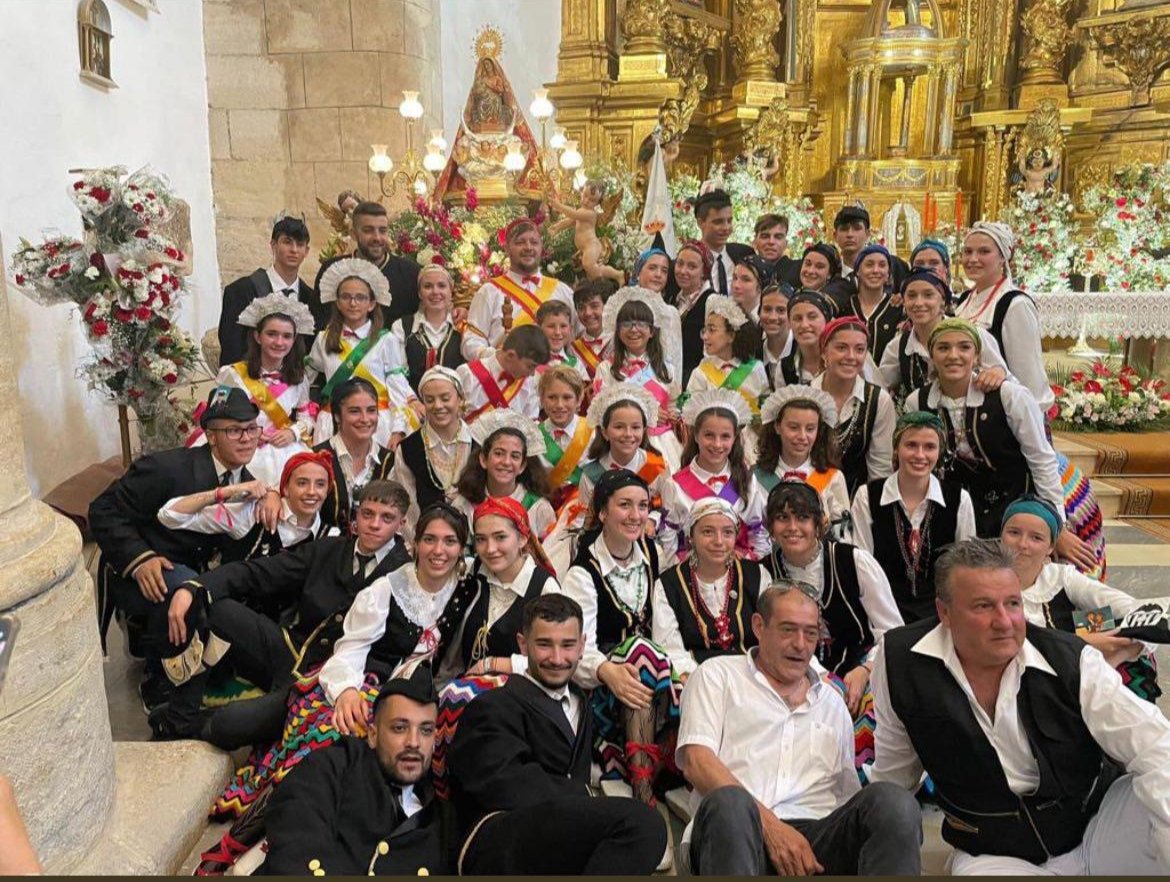 lauraescu_28's tweet photo. Gracias por hacer de esto una gran familia, cada año se vive más bonito que el anterior
Sois increíbles ❤️ https://t.co/fqAj53z8JJ