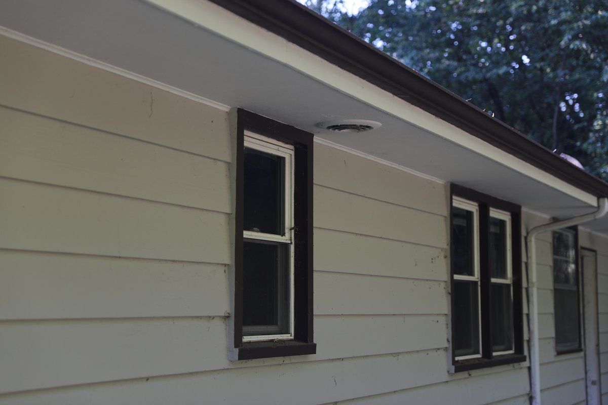 moldodorguykzoo's tweet photo. Even small areas of ventilation can help prevent mold in your home and attic.
#TuesdayTips #TheMoldGuy #BreakTheMold #MoldDetection #Mildew #HomeSanitization #BTMKzoo #Kalamazoo #GrandRapids https://t.co/4UWoJ54AsR