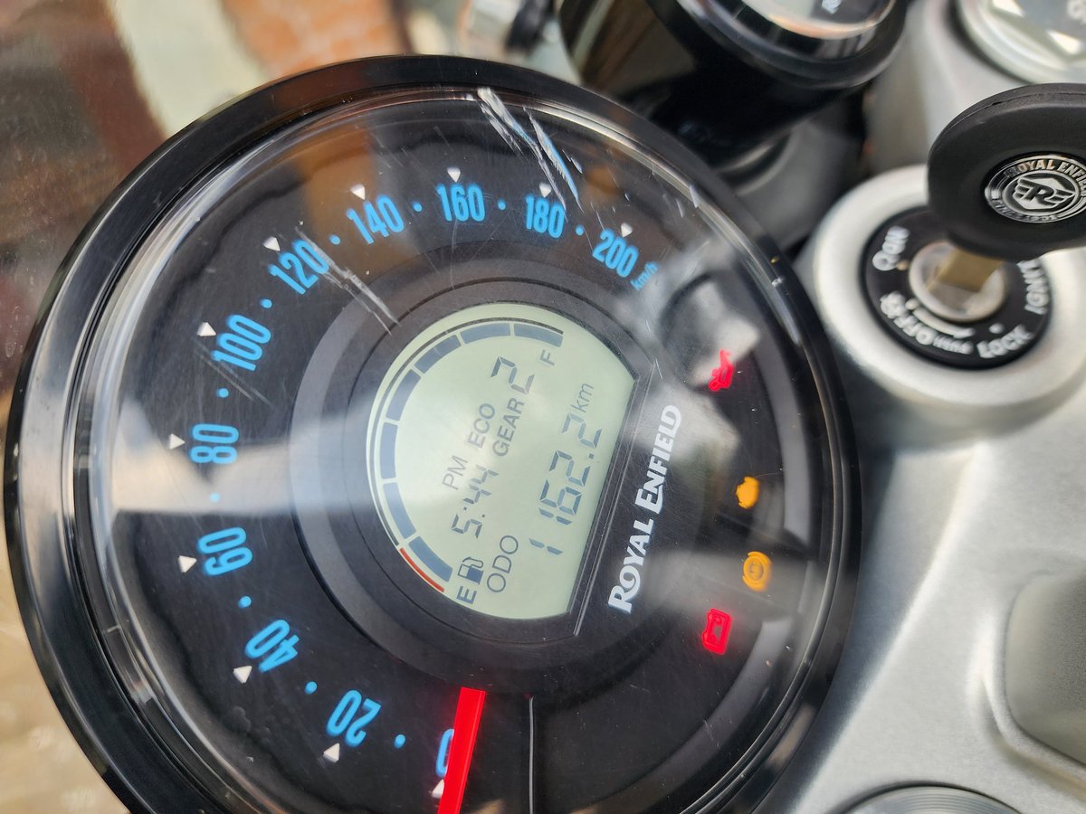 Sanjuji's tweet photo. Quality of Super Meteor 650 Meter console and no body is listening at service center.

Even register the complaint on email and no reply.

Its hardly 2 months old bike and meter got cracks. Do something with the quality @royalenfield @sidlal https://t.co/5dxfNi6Pqw