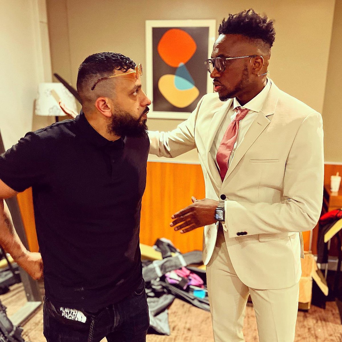 Quinze ans d’amitié  &amp; toujours la même 🙌🏽🤍

Un plaisir et un honneur pour cette invitation pour ta conférence🙌🏽
 un grand merci pour ce privilège mon frère <a href="/Mamsdk/">Mamadou Diakité</a> 🤲🏽