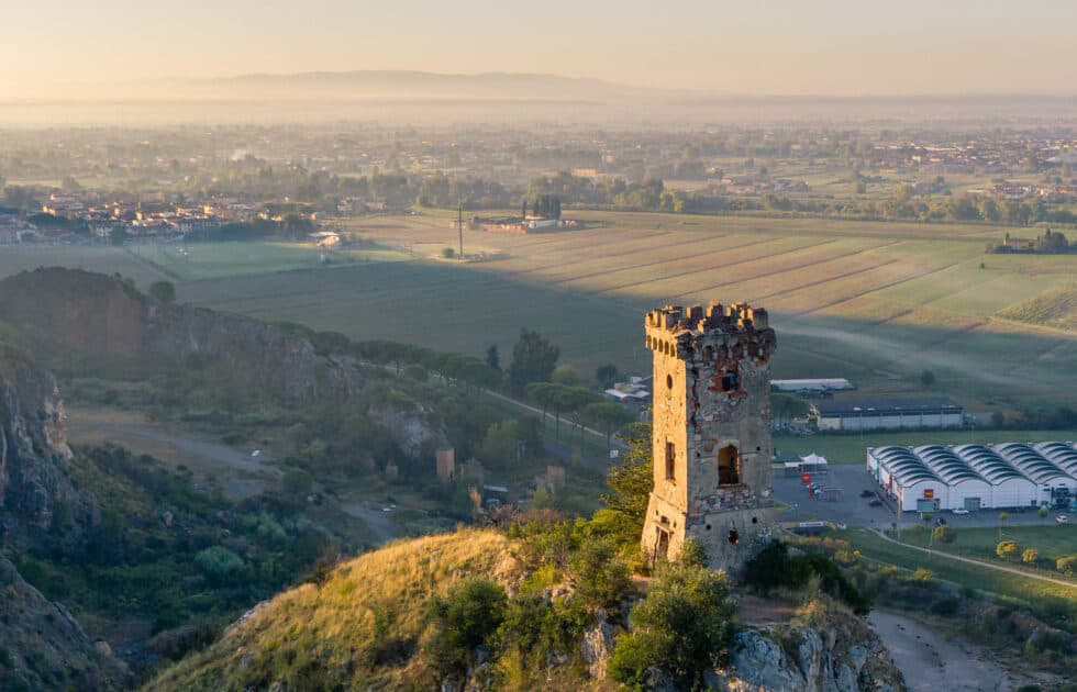 Le Terre di Pisa sono ricche di arte, cultura, gastronomia, paesaggio, architettura, borghi e… di torri.
#bici #cicloturismo #TurboLento #ChaseTheSun #StradeZitte #TerreDiPisa #Vicopisano #Calci #AltriSpazi #Sherpa
sherpa-gate.com/altrispazi/ter…