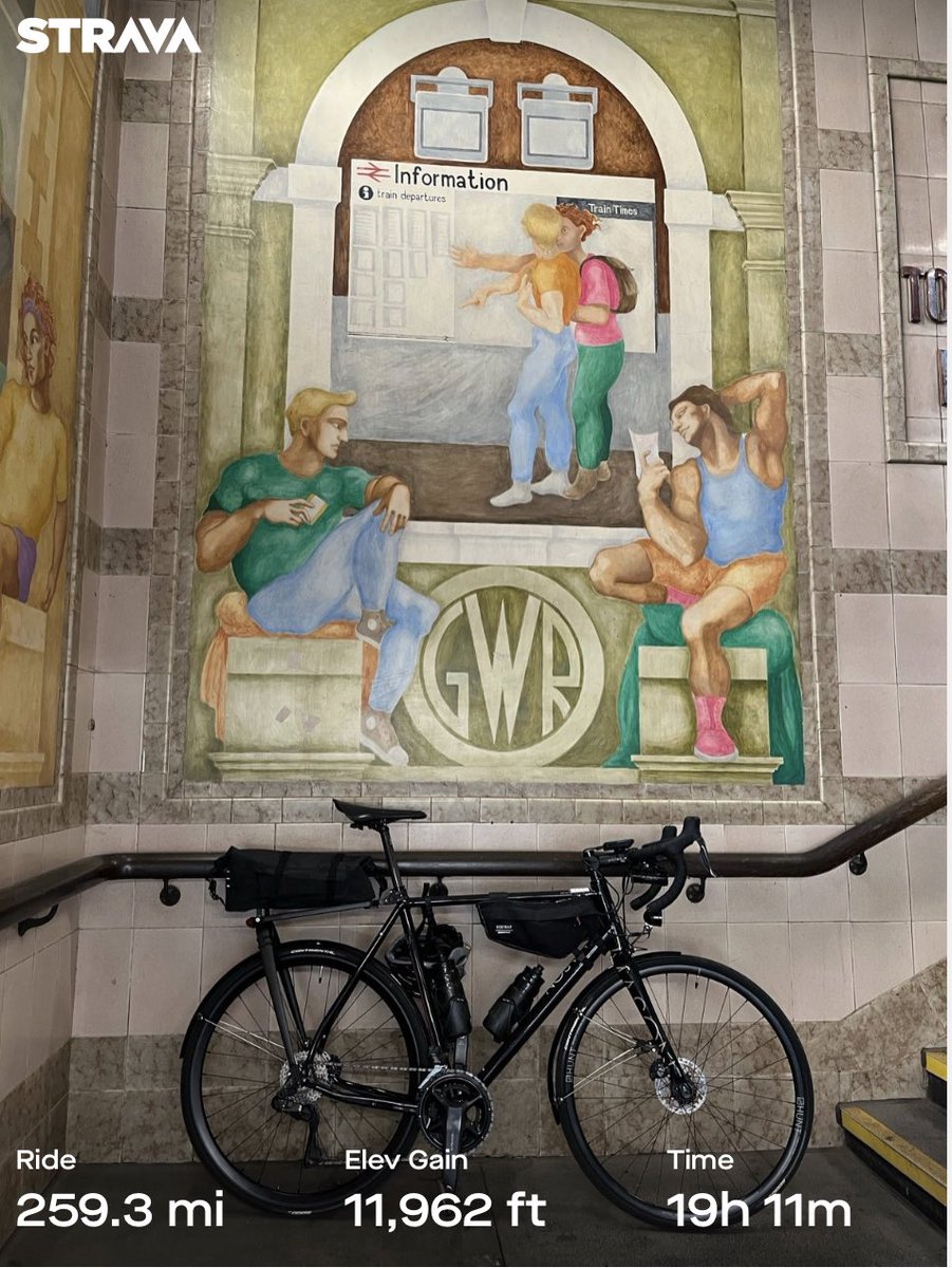 rfilby222's tweet photo. 400km of Bank Holiday Cycling fun #backtothesmoke #exetertolondon #audaxuk @AudaxUK @AudaxBristol https://t.co/oTzpinBuMm
